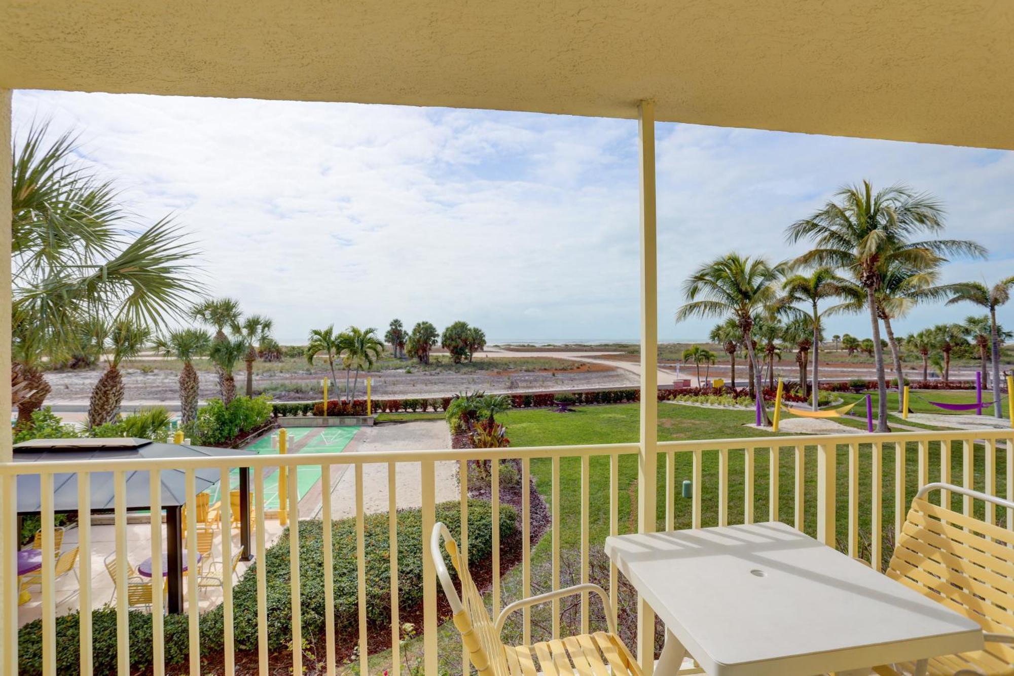 South Beach Condo Hotel By Travel Resort Services, Inc. St. Pete Beach Extérieur photo