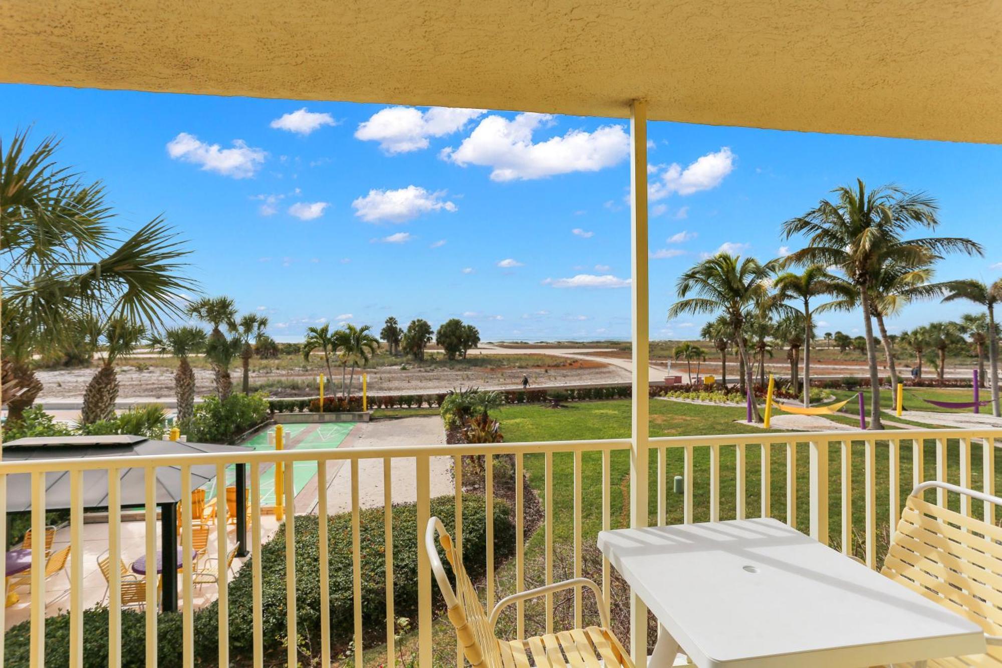 South Beach Condo Hotel By Travel Resort Services, Inc. St. Pete Beach Extérieur photo